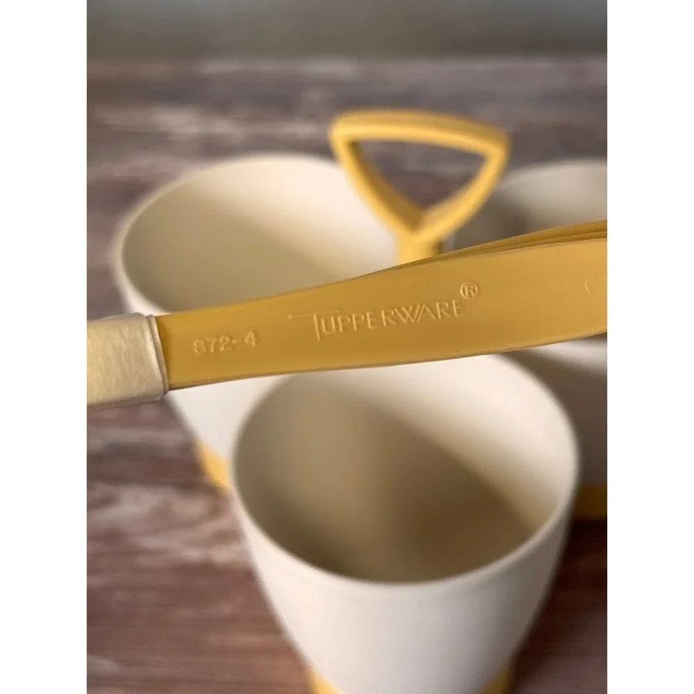 Tupperware vintage condiment